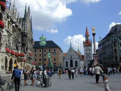 A stroll in Muenchen marienplatz