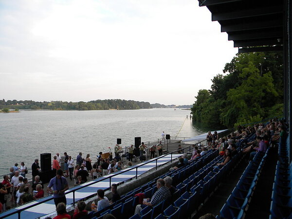 RCH2010 002 OpeningCeremony